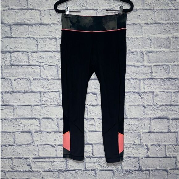 Lululemon Run: Inspire Crop II
Black / Flash Light / Blush Quartz - Picture 1 of 12